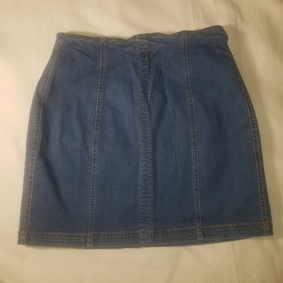 Kendall & Kylie Denim Stretch Skirt - Picture 2 of 2